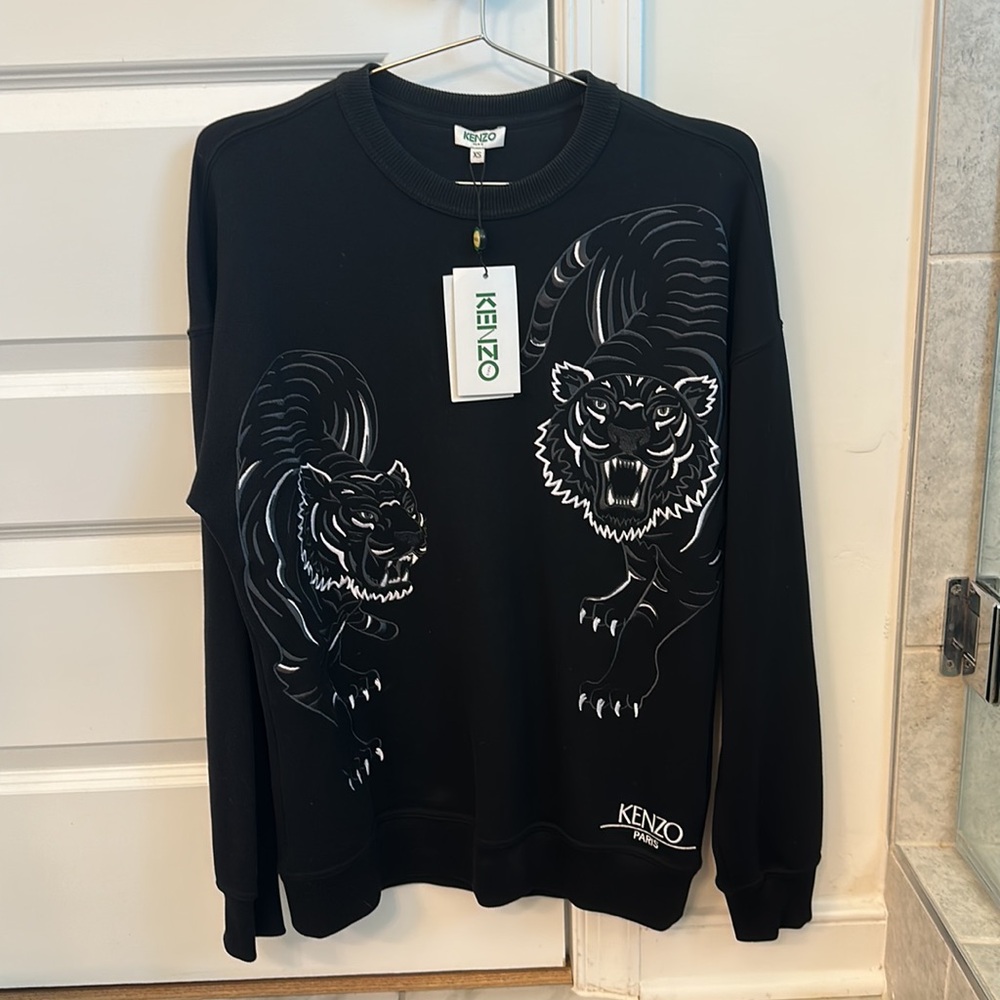 Kenzo Black Crewneck Sweater with Graphic Design   rare style ***